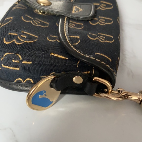 Dooney and Bourke pouch with detachable wristlet - Picture 3 of 9